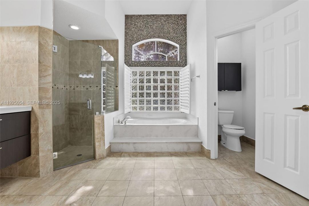 待售: $885,000 (4 贝兹, 3 浴室, 2444 平方英尺)