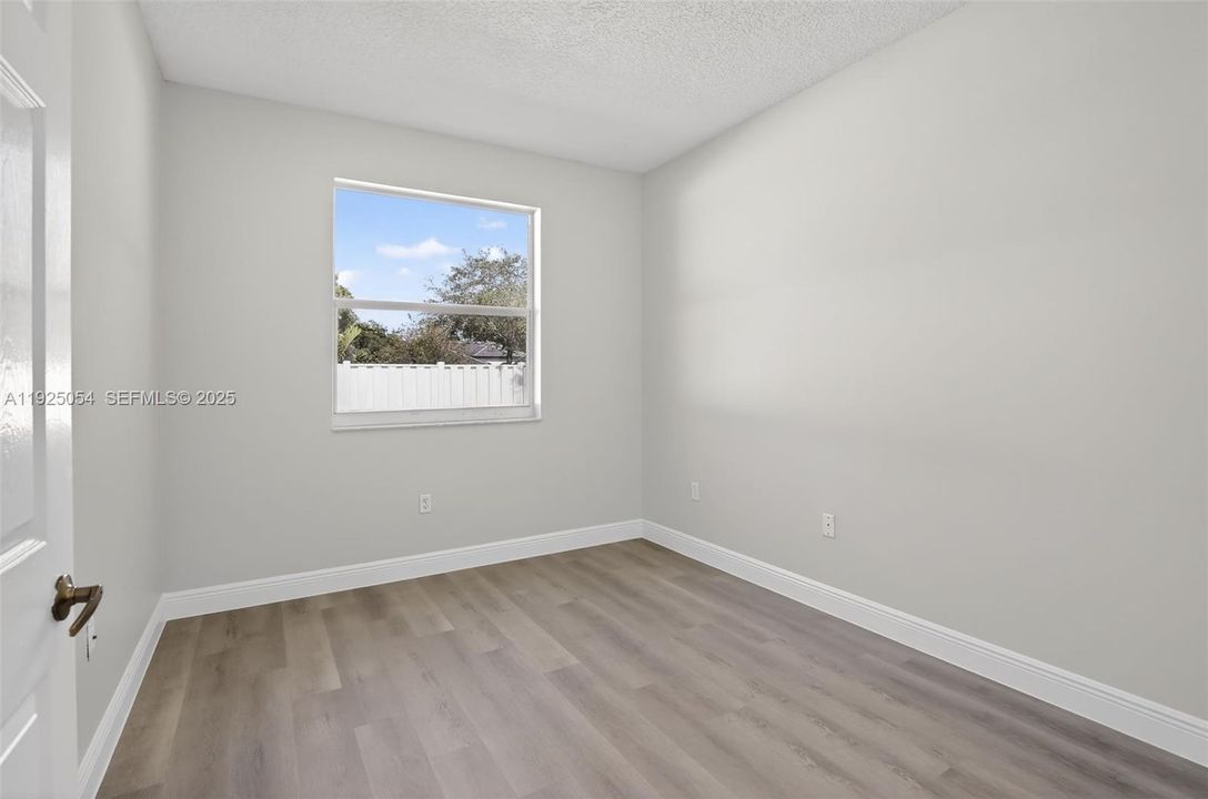 待售: $885,000 (4 贝兹, 3 浴室, 2444 平方英尺)