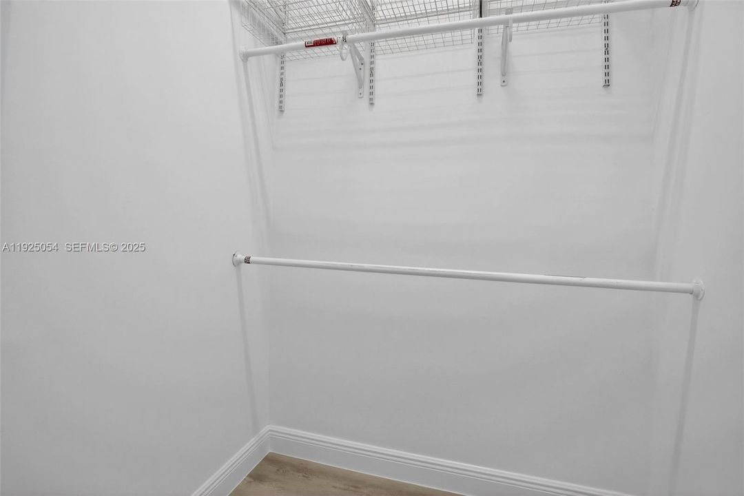 待售: $885,000 (4 贝兹, 3 浴室, 2444 平方英尺)