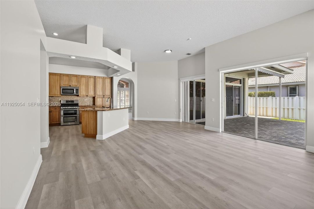 待售: $885,000 (4 贝兹, 3 浴室, 2444 平方英尺)