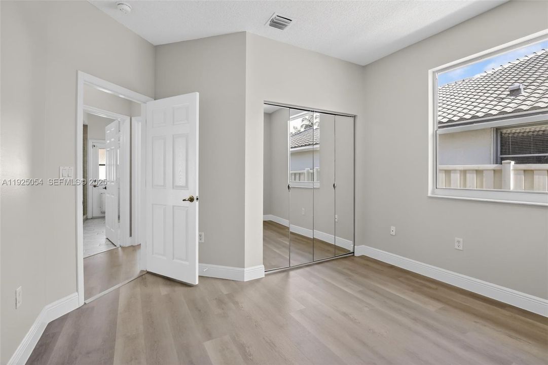 待售: $885,000 (4 贝兹, 3 浴室, 2444 平方英尺)