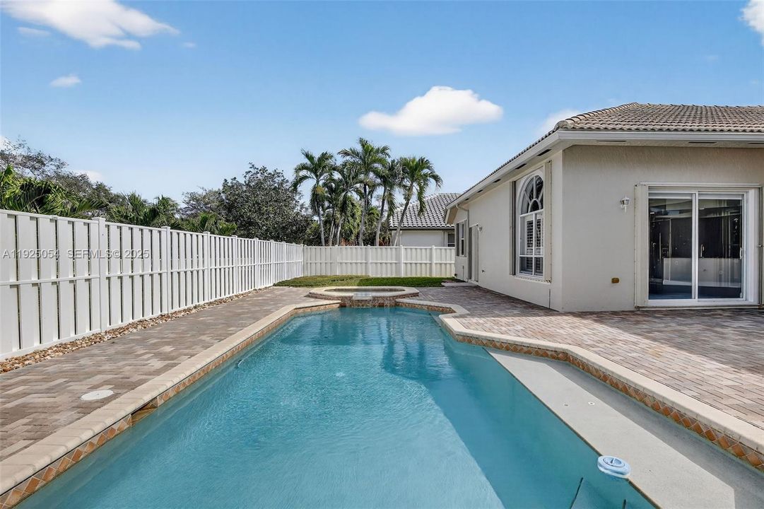 待售: $885,000 (4 贝兹, 3 浴室, 2444 平方英尺)