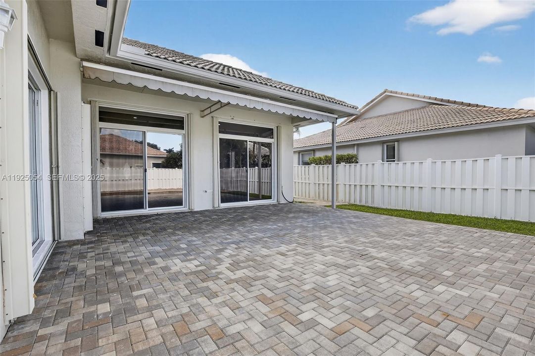 待售: $885,000 (4 贝兹, 3 浴室, 2444 平方英尺)