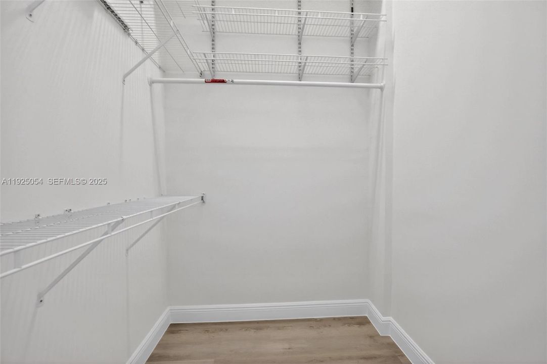 待售: $885,000 (4 贝兹, 3 浴室, 2444 平方英尺)