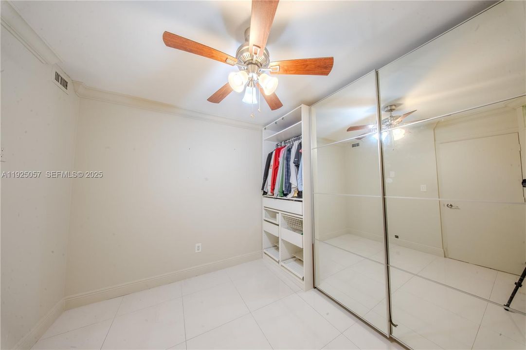 For Rent: $2,400 (2 beds, 2 baths, 1315 Square Feet)
