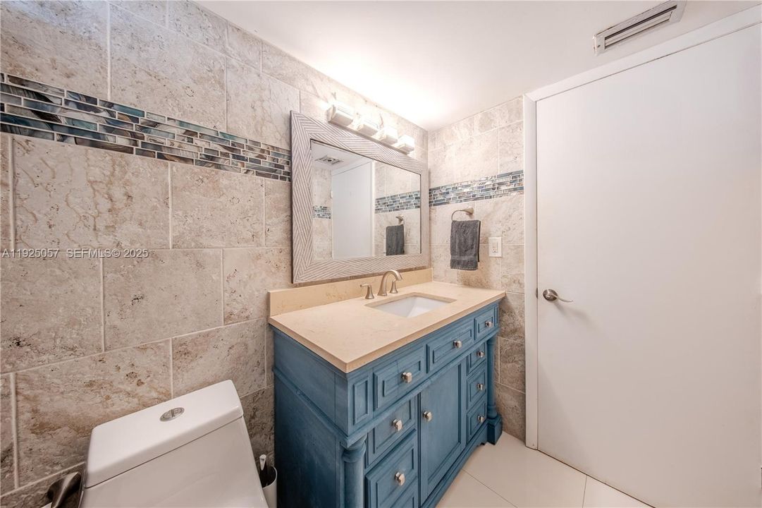 For Rent: $2,400 (2 beds, 2 baths, 1315 Square Feet)