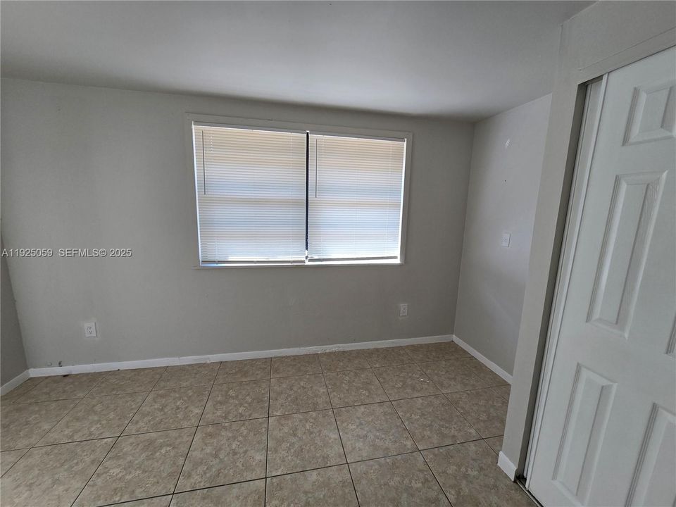 For Rent: $2,299 (4 beds, 2 baths, 1114 Square Feet)