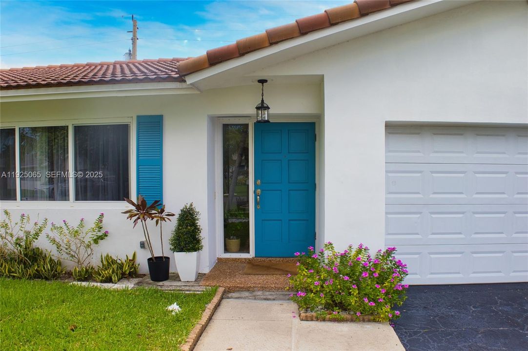 待售: $798,000 (4 贝兹, 2 浴室, 1490 平方英尺)