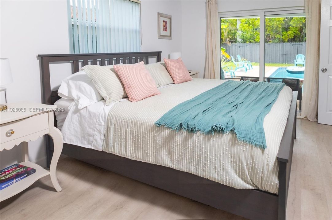 待售: $798,000 (4 贝兹, 2 浴室, 1490 平方英尺)