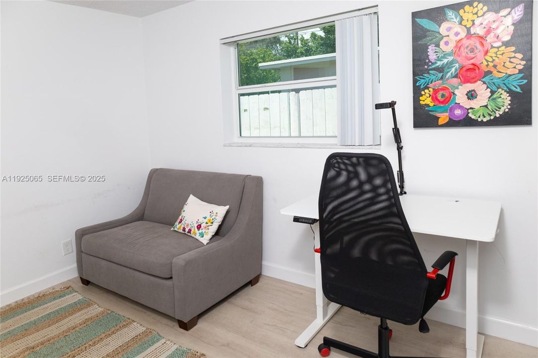 待售: $798,000 (4 贝兹, 2 浴室, 1490 平方英尺)