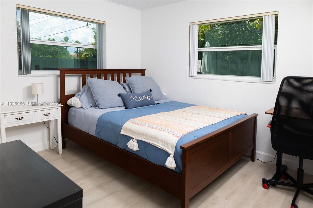 待售: $798,000 (4 贝兹, 2 浴室, 1490 平方英尺)