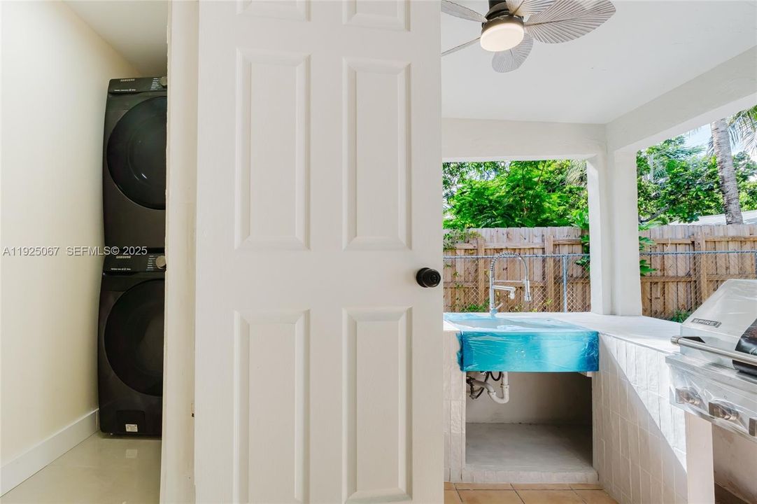 For Sale: $529,000 (3 beds, 2 baths, 1539 Square Feet)