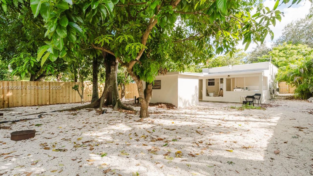 For Sale: $529,000 (3 beds, 2 baths, 1539 Square Feet)