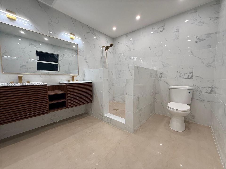 For Sale: $529,000 (3 beds, 2 baths, 1539 Square Feet)