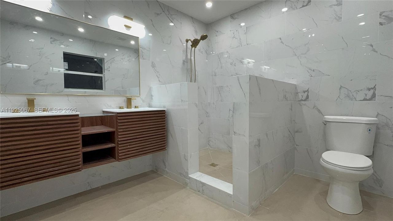 For Sale: $529,000 (3 beds, 2 baths, 1539 Square Feet)