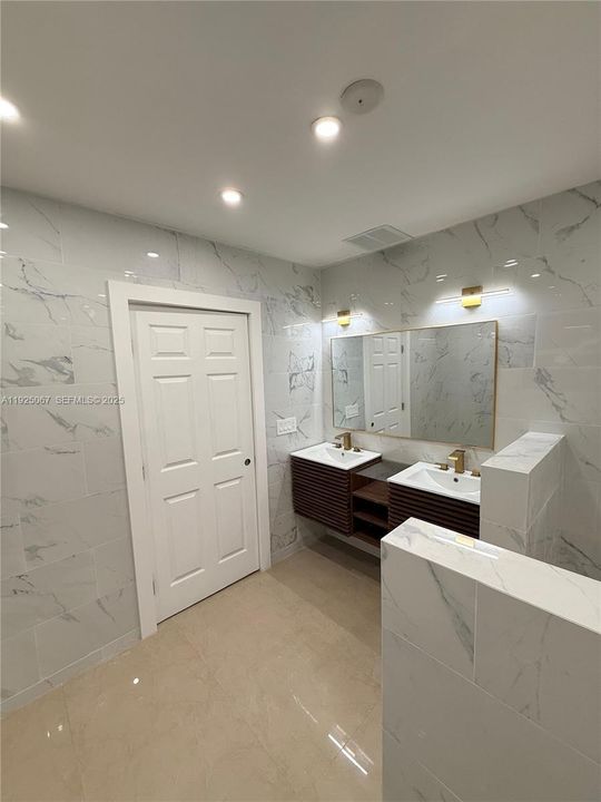 For Sale: $529,000 (3 beds, 2 baths, 1539 Square Feet)