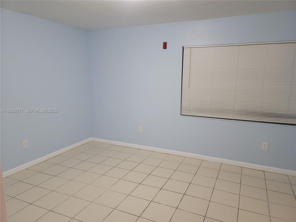 В аренду: $2,100 (2 спален, 1 ванн, 770 Квадратных фут)