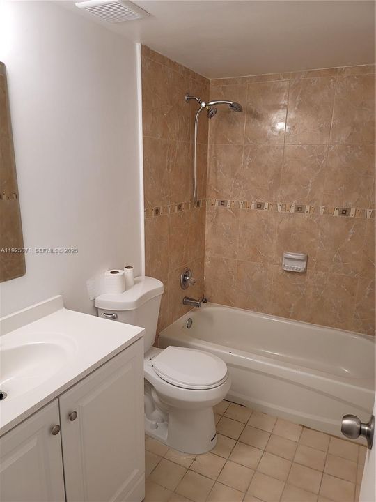 В аренду: $2,100 (2 спален, 1 ванн, 770 Квадратных фут)