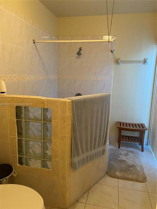 For Rent: $2,700 (3 beds, 2 baths, 1322 Square Feet)