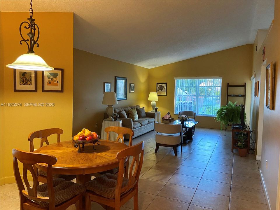 For Rent: $2,700 (3 beds, 2 baths, 1322 Square Feet)