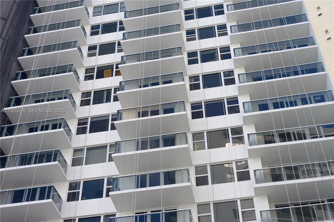 For Sale: $749,000 (2 beds, 2 baths, 1165 Square Feet)