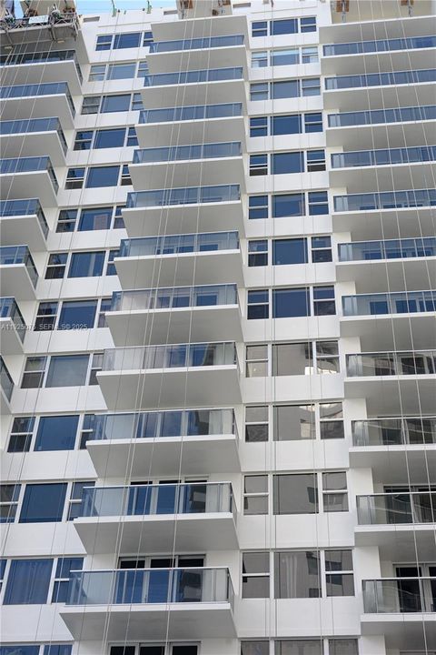 For Sale: $749,000 (2 beds, 2 baths, 1165 Square Feet)