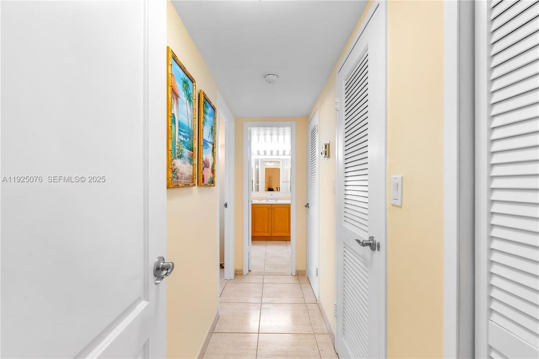 For Sale: $749,000 (2 beds, 2 baths, 1165 Square Feet)