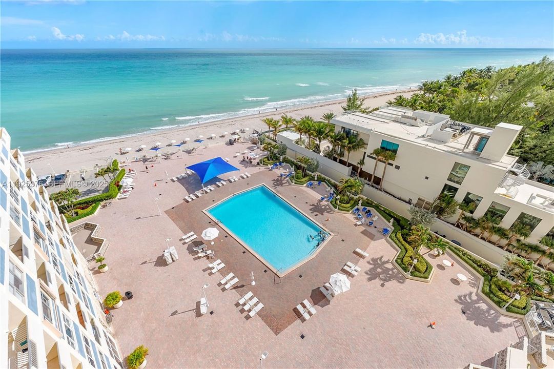 For Sale: $749,000 (2 beds, 2 baths, 1165 Square Feet)