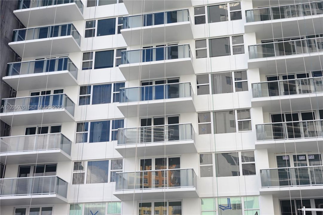 For Sale: $749,000 (2 beds, 2 baths, 1165 Square Feet)