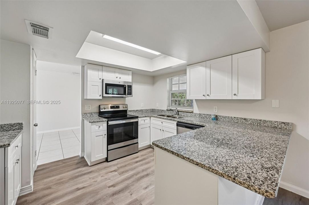 待售: $372,500 (3 贝兹, 2 浴室, 1615 平方英尺)