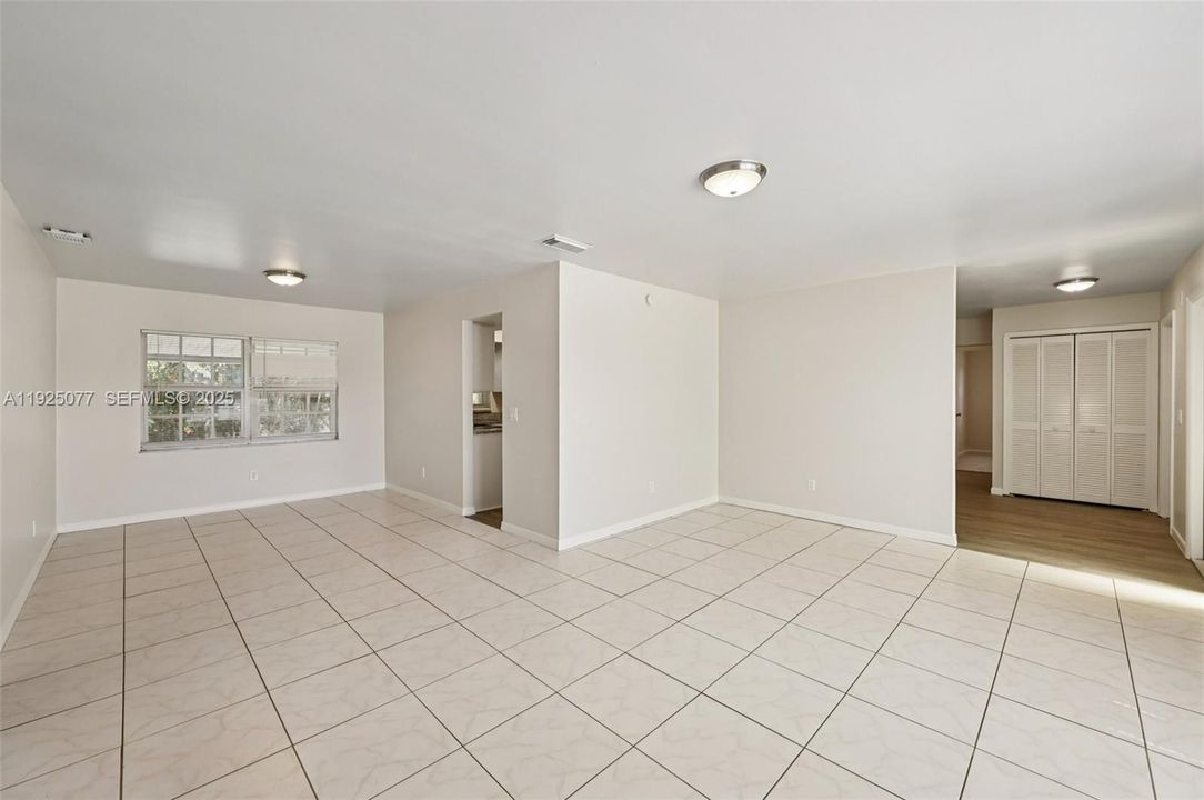 待售: $372,500 (3 贝兹, 2 浴室, 1615 平方英尺)