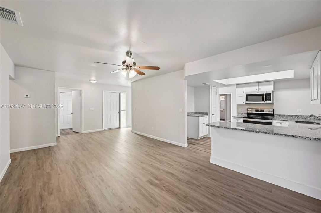 待售: $372,500 (3 贝兹, 2 浴室, 1615 平方英尺)