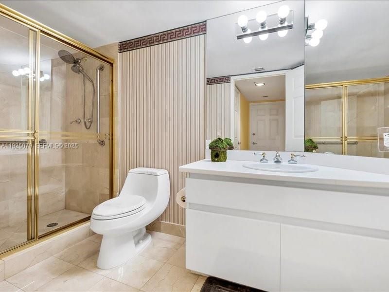 待售: $1,085,000 (2 贝兹, 2 浴室, 1820 平方英尺)