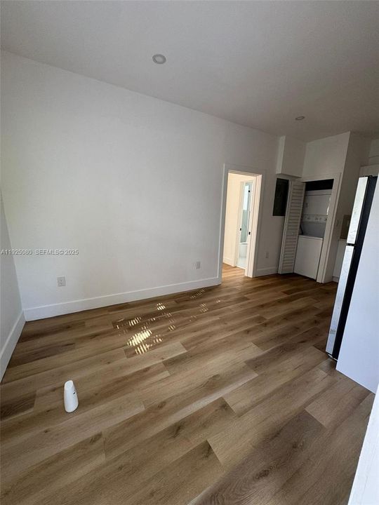 For Rent: $2,000 (1 beds, 1 baths, 3836 Square Feet)