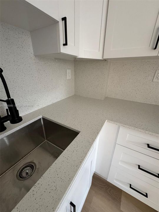 For Rent: $2,000 (1 beds, 1 baths, 3836 Square Feet)