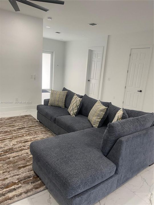 В аренду: $2,500 (4 спален, 3 ванн, 2372 Квадратных фут)