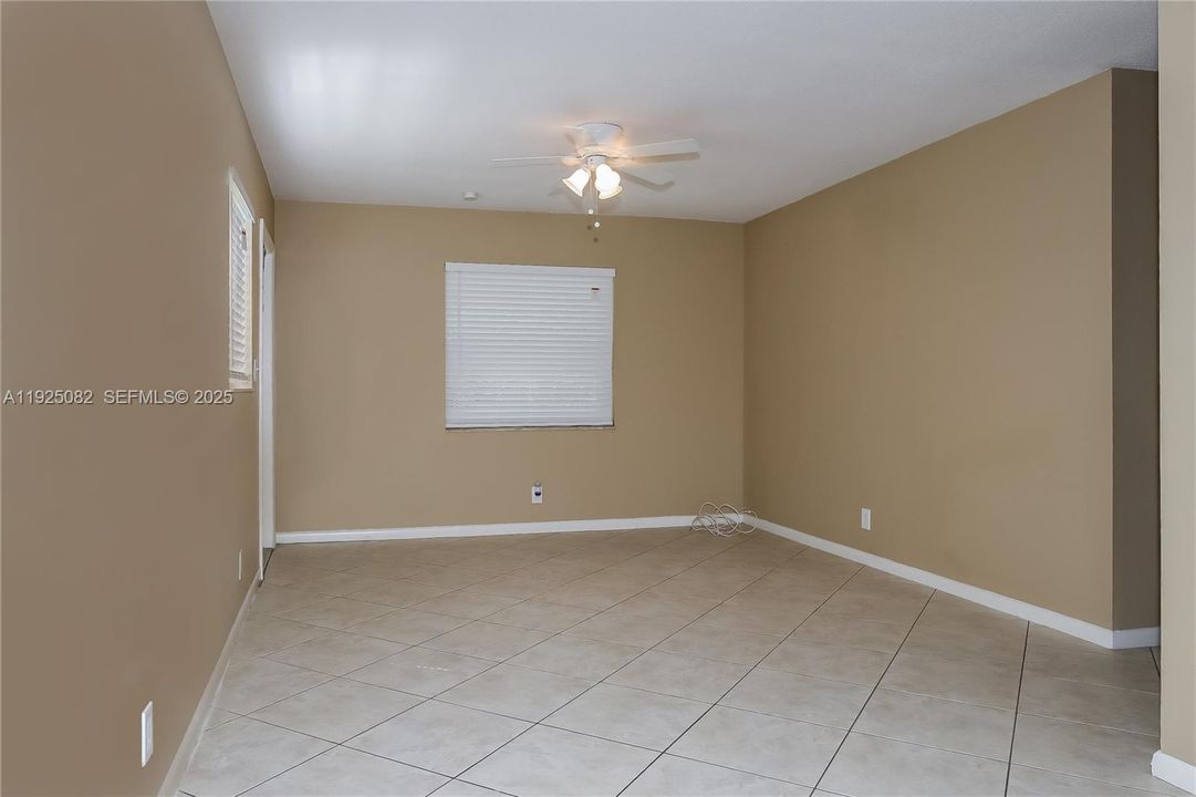 For Rent: $2,270 (3 beds, 1 baths, 1160 Square Feet)