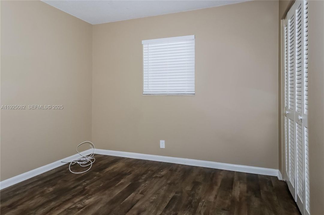 For Rent: $2,270 (3 beds, 1 baths, 1160 Square Feet)