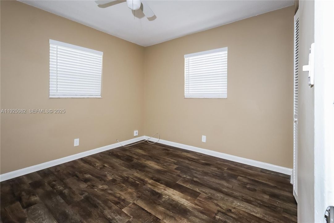 For Rent: $2,270 (3 beds, 1 baths, 1160 Square Feet)