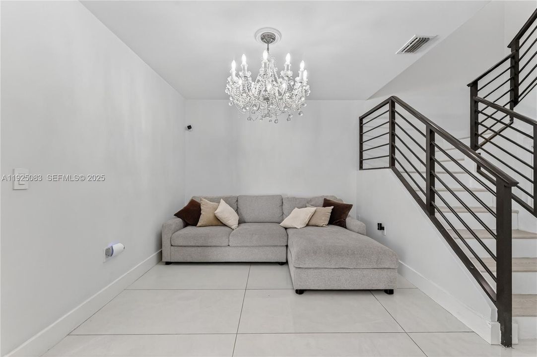 待售: $578,000 (3 贝兹, 3 浴室, 1365 平方英尺)