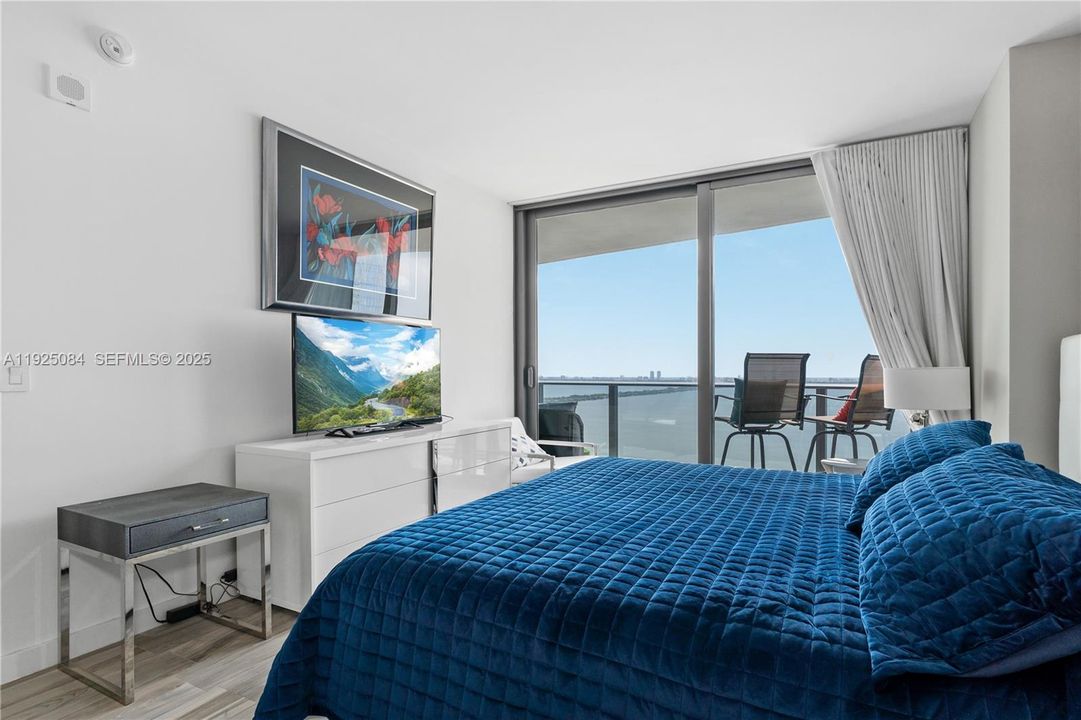 For Rent: $4,500 (2 beds, 2 baths, 1073 Square Feet)