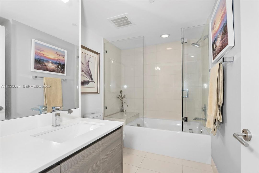 For Rent: $4,500 (2 beds, 2 baths, 1073 Square Feet)