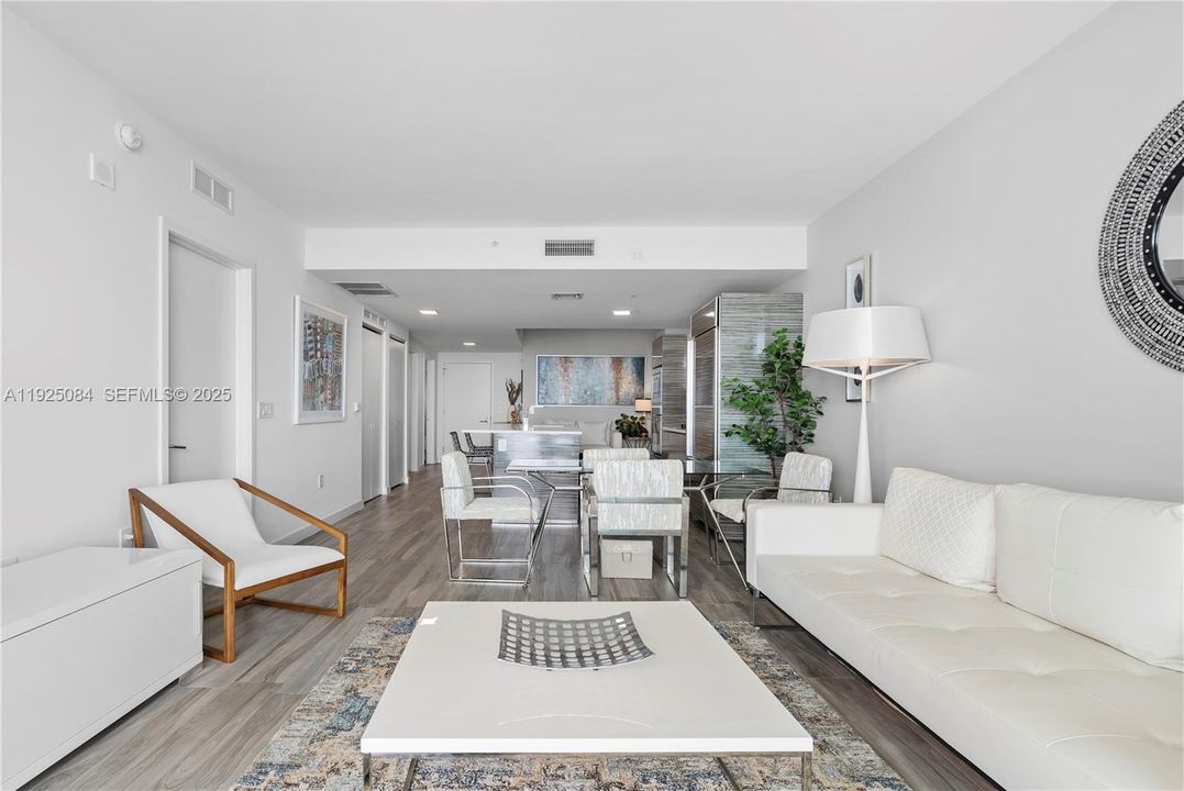 For Rent: $4,500 (2 beds, 2 baths, 1073 Square Feet)