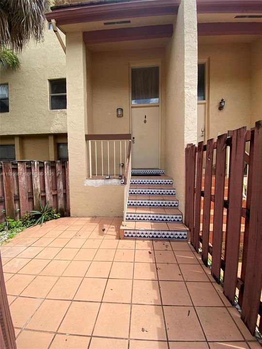 For Rent: $2,500 (2 beds, 2 baths, 1520 Square Feet)