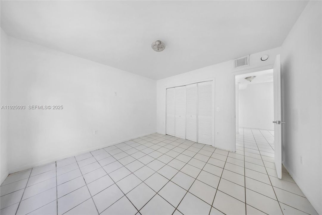 For Rent: $2,300 (2 beds, 1 baths, 3110 Square Feet)