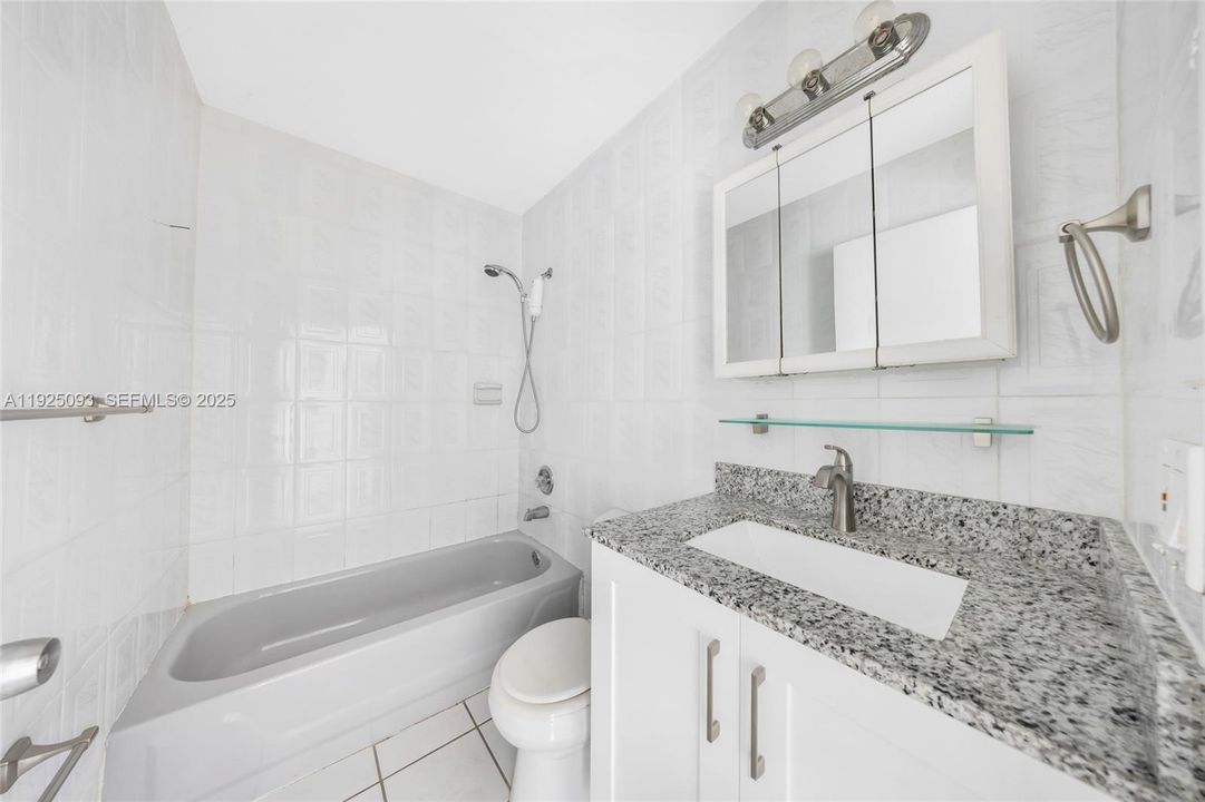 For Rent: $2,300 (2 beds, 1 baths, 3110 Square Feet)