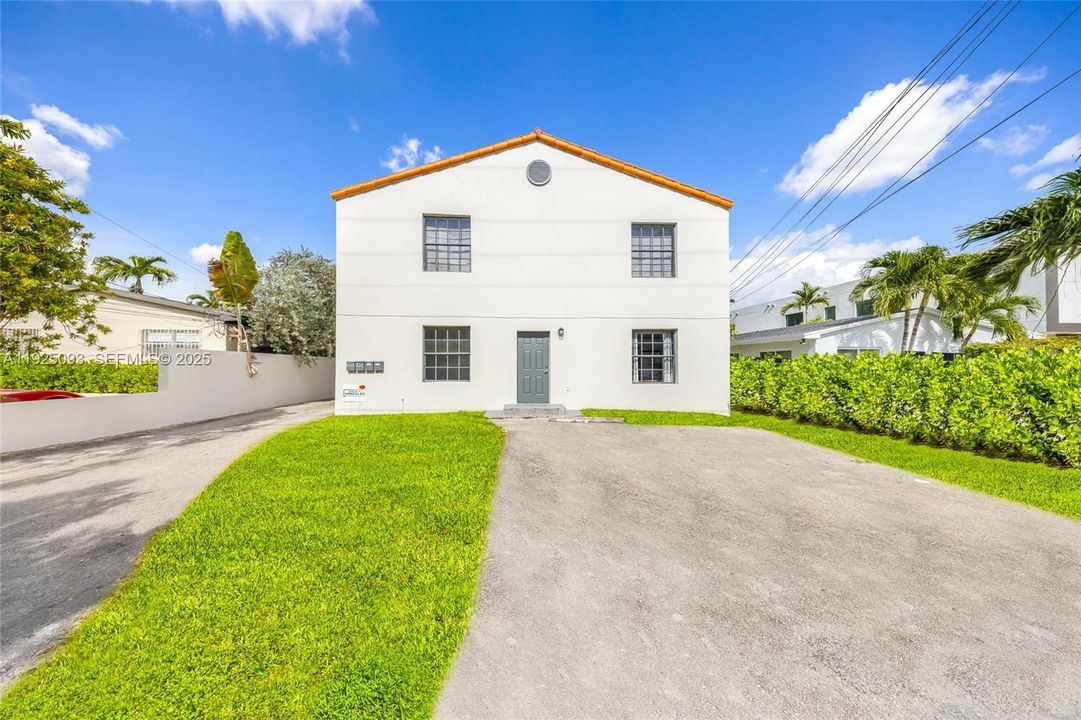 For Rent: $2,300 (2 beds, 1 baths, 3110 Square Feet)