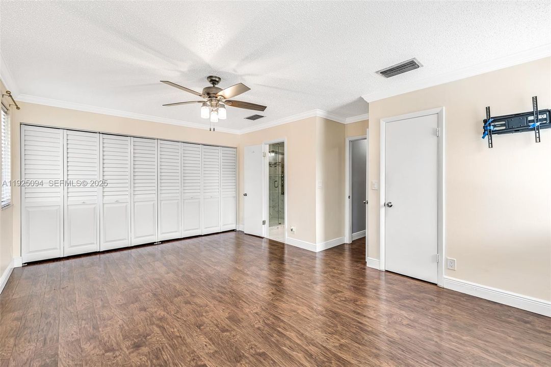 For Rent: $3,000 (3 beds, 2 baths, 1720 Square Feet)