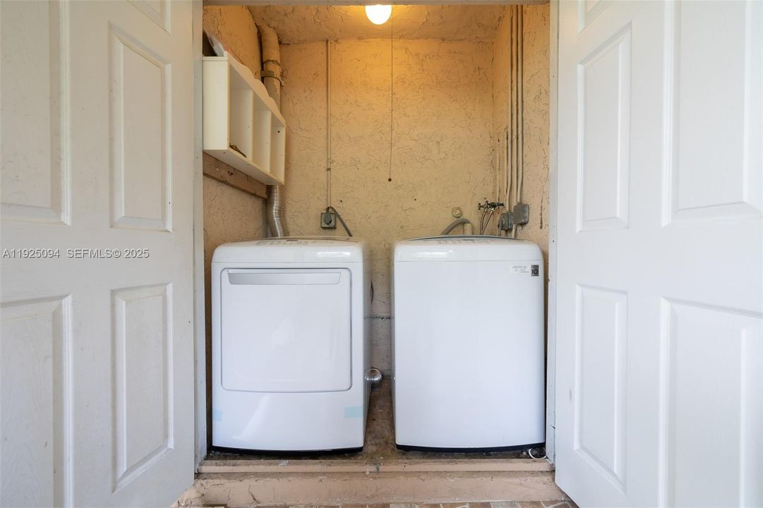 For Rent: $3,000 (3 beds, 2 baths, 1720 Square Feet)