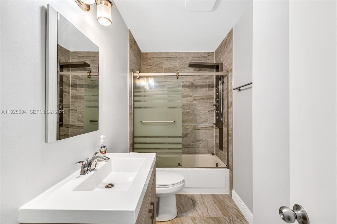 For Rent: $3,000 (3 beds, 2 baths, 1720 Square Feet)